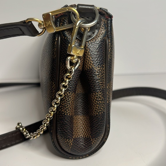 Louis Vuitton Eva Damier Ebene red interior - Picture 4 of 16